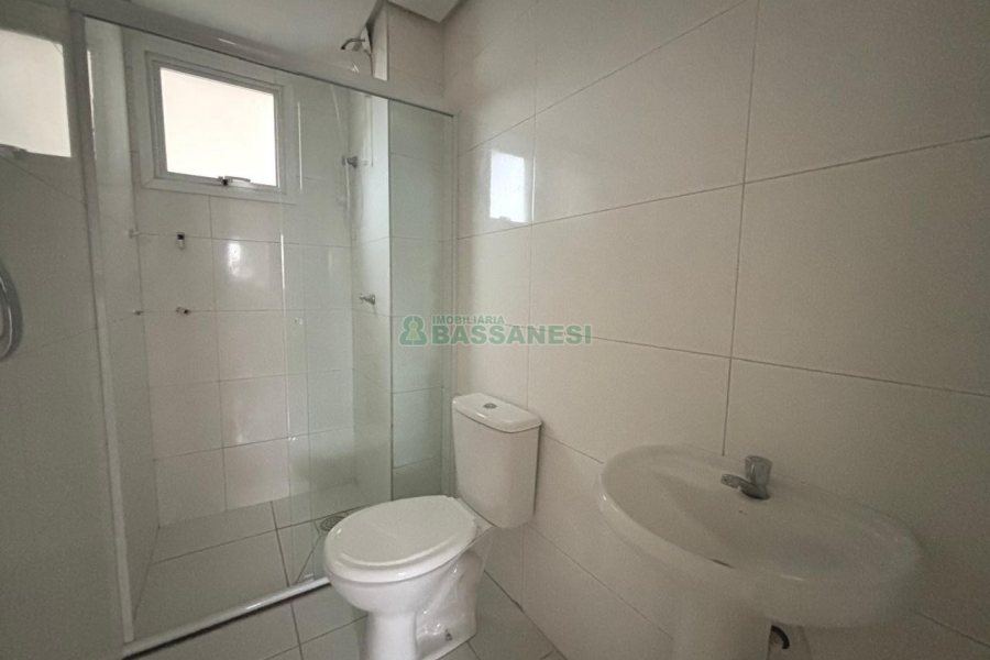 Apartamento com 47m², 3 dormitórios, 1 vaga, no bairro Lourdes em Caxias do Sul para Alugar
