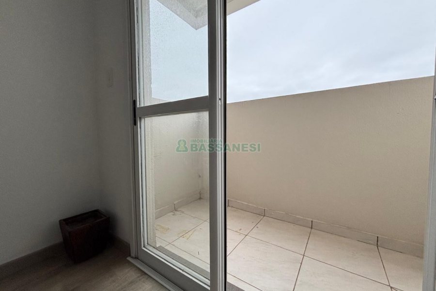 Apartamento com 47m², 3 dormitórios, 1 vaga, no bairro Lourdes em Caxias do Sul para Alugar