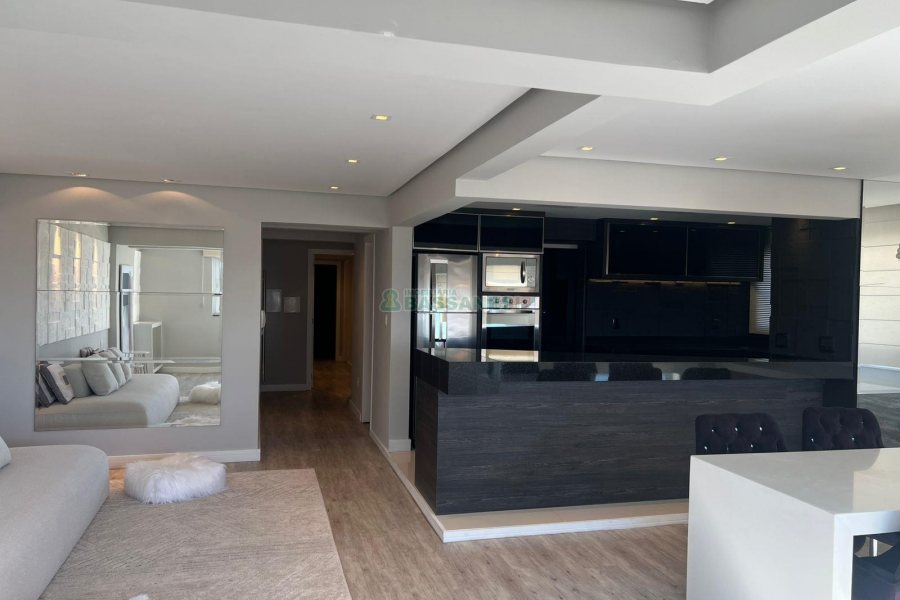 Apto Mobiliado com 146m², 3 dormitórios, 3 vagas, no bairro Jardim América em Caxias do Sul para Comprar