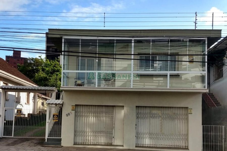 Casa Mobiliada com 120m², 3 dormitórios, 2 vagas, no bairro Santa Catarina em Caxias do Sul para Alugar