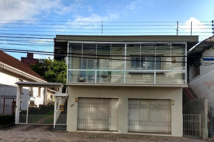 Casa Mobiliada com 120m², 3 dormitórios, 2 vagas, no bairro Santa Catarina em Caxias do Sul para Alugar
