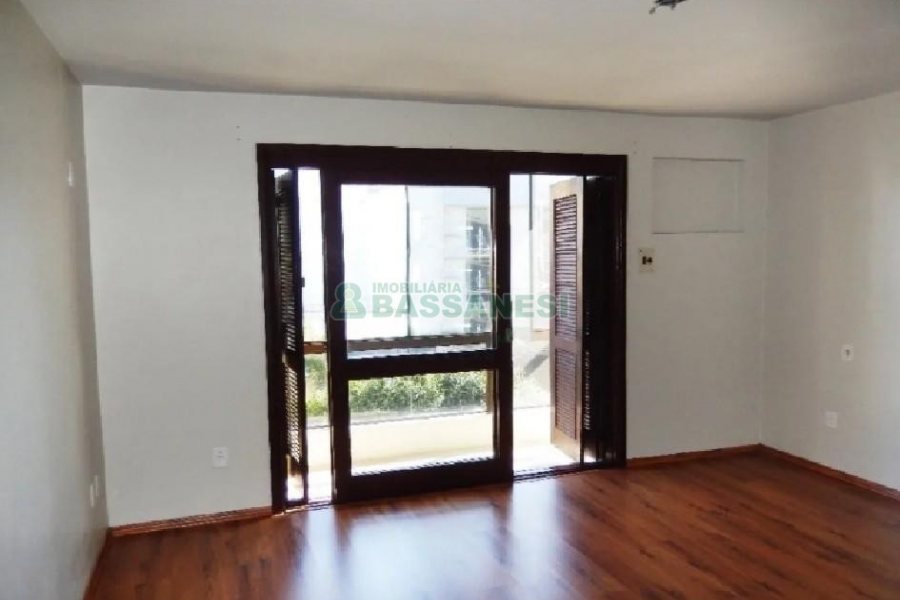 Apartamento com 110m², 3 dormitórios, 2 vagas, no bairro Centro em Caxias do Sul para Alugar