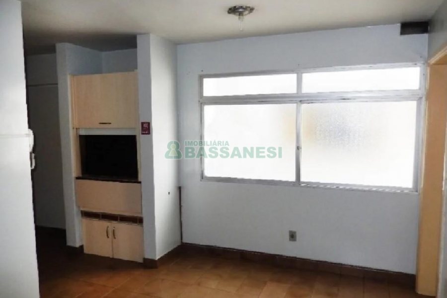Apartamento com 110m², 3 dormitórios, 2 vagas, no bairro Centro em Caxias do Sul para Alugar