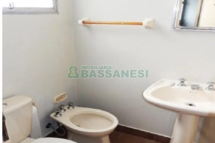 Apartamento com 110m², 3 dormitórios, 2 vagas, no bairro Centro em Caxias do Sul para Alugar