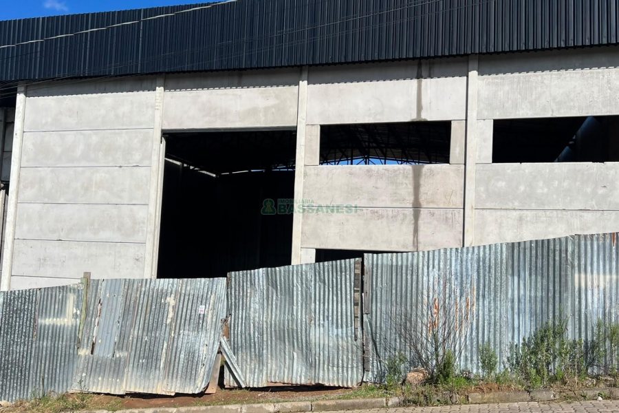 Pavilhão com 530m², no bairro Jardim das Hortências em Caxias do Sul para Alugar ou Comprar