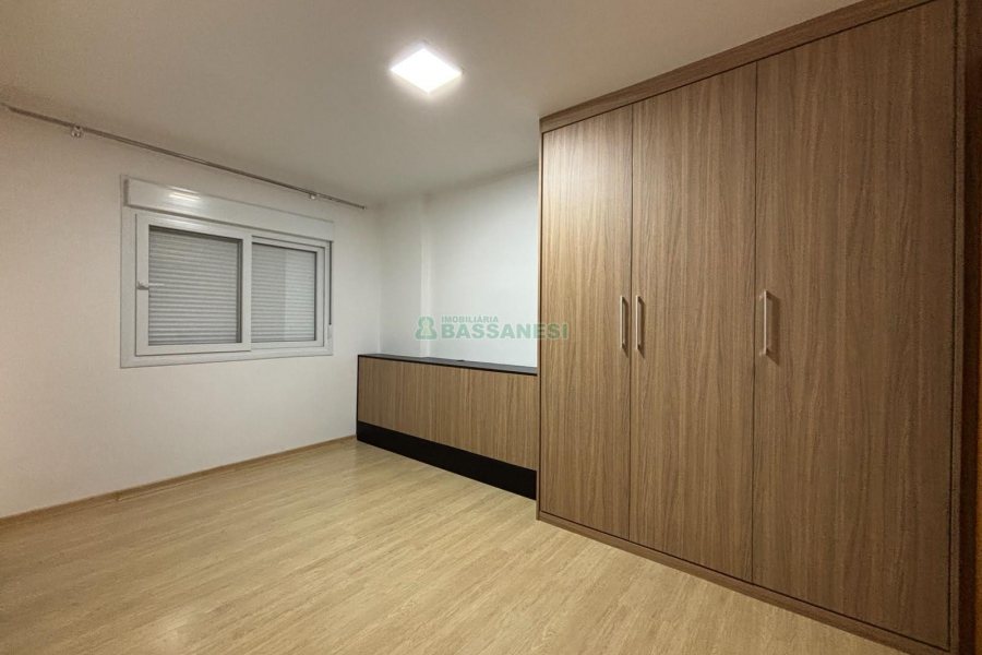Apartamento com 68m², 2 dormitórios, 1 vaga, no bairro Madureira em Caxias do Sul para Alugar