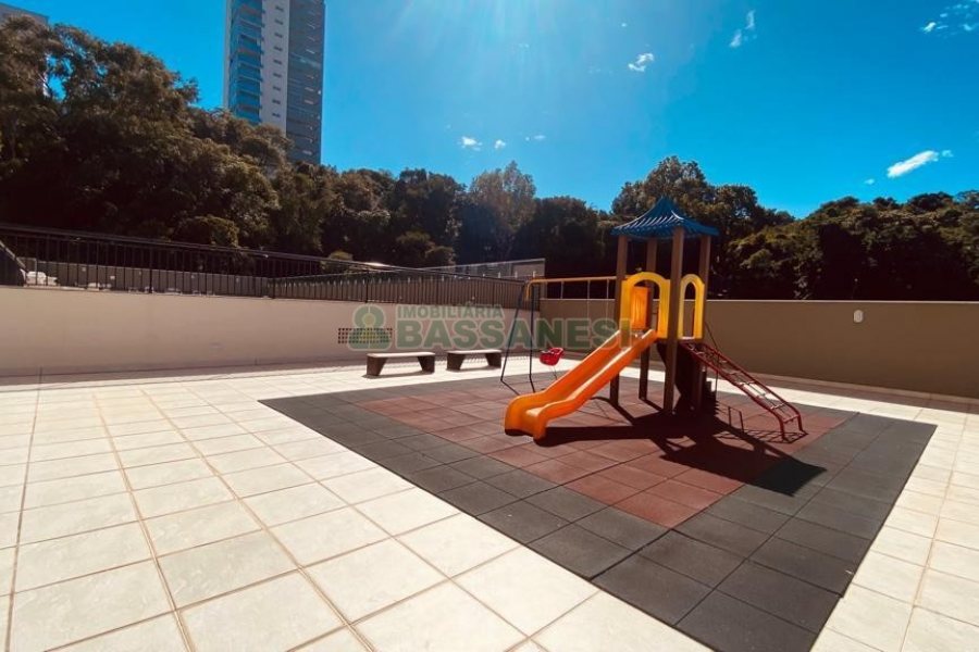 Apartamento com 93m², 3 dormitórios, 1 vaga, no bairro Madureira em Caxias do Sul para Alugar