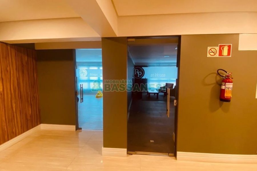 Apartamento com 93m², 3 dormitórios, 1 vaga, no bairro Madureira em Caxias do Sul para Alugar