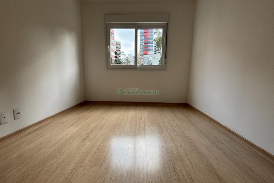 Apartamento com 93m², 3 dormitórios, 1 vaga, no bairro Madureira em Caxias do Sul para Alugar