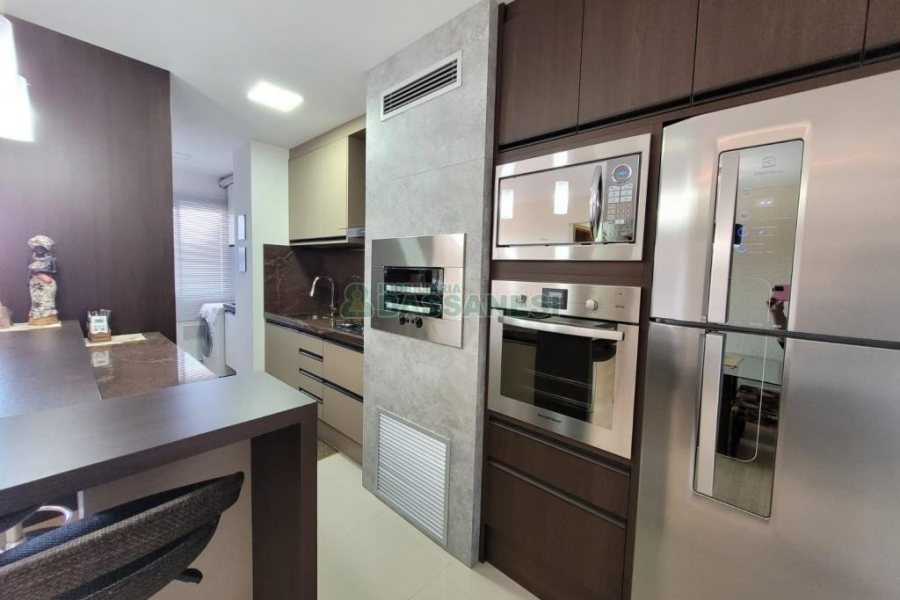 Apto Mobiliado com 90m², 2 dormitórios, 2 vagas, no bairro Madureira em Caxias do Sul para Alugar