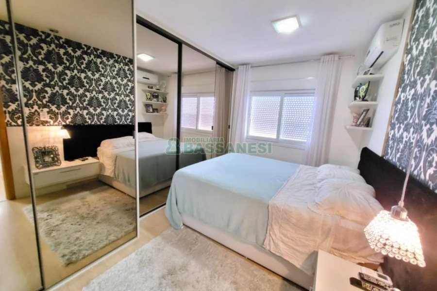 Apto Mobiliado com 90m², 2 dormitórios, 2 vagas, no bairro Madureira em Caxias do Sul para Alugar