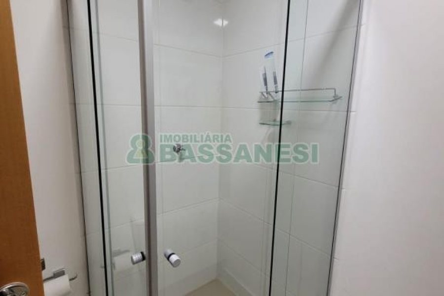 Apto Mobiliado com 90m², 2 dormitórios, 2 vagas, no bairro Madureira em Caxias do Sul para Alugar