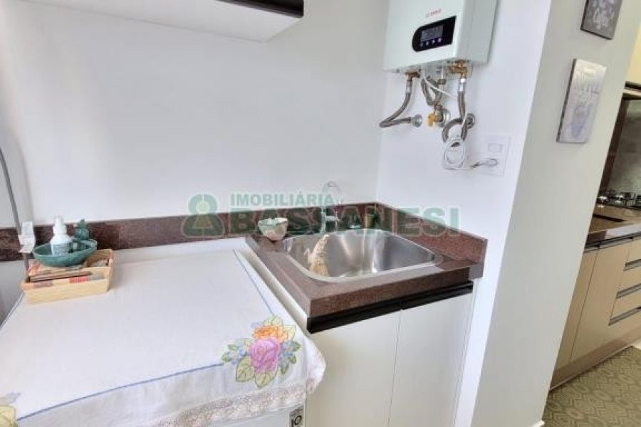 Apto Mobiliado com 90m², 2 dormitórios, 2 vagas, no bairro Madureira em Caxias do Sul para Alugar