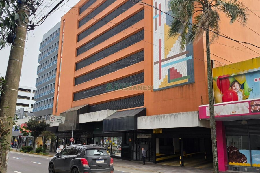 Box com 12m², no bairro Centro em Caxias do Sul para Comprar