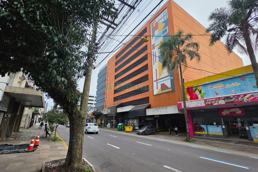 Box com 12m², no bairro Centro em Caxias do Sul para Comprar