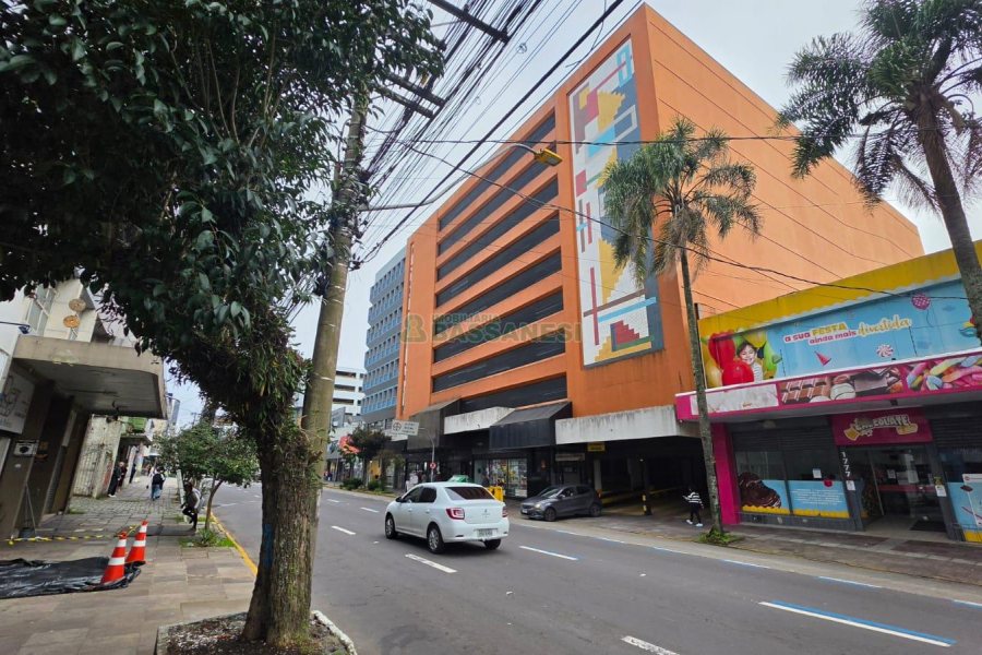 Box com 12m², no bairro Centro em Caxias do Sul para Comprar