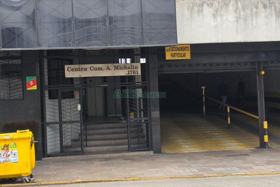 Box com 12m², no bairro Centro em Caxias do Sul para Comprar