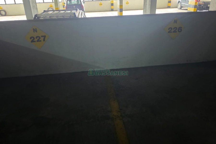 Box com 12m², no bairro Centro em Caxias do Sul para Comprar