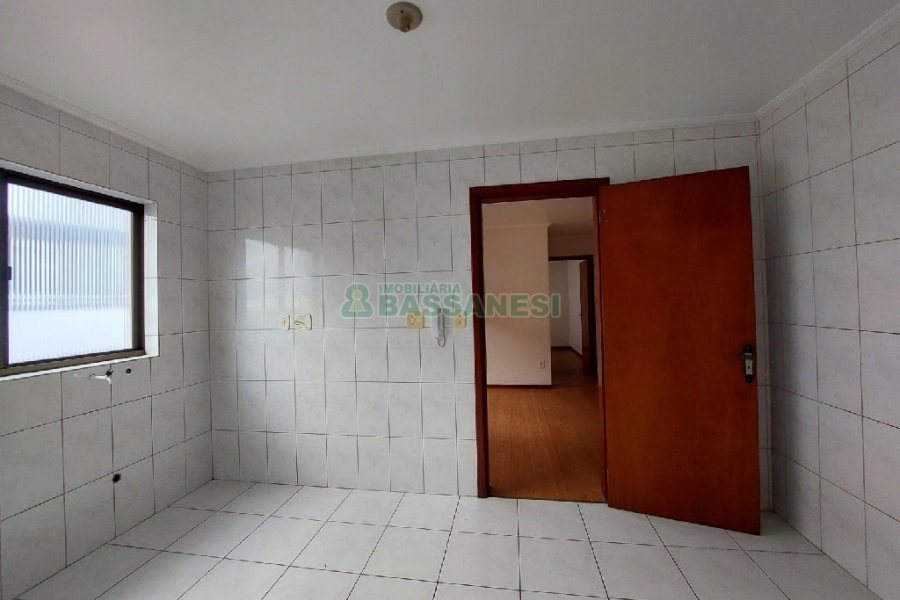 Apartamento com 70m², 2 dormitórios, 1 vaga, no bairro Petrópolis em Caxias do Sul para Alugar