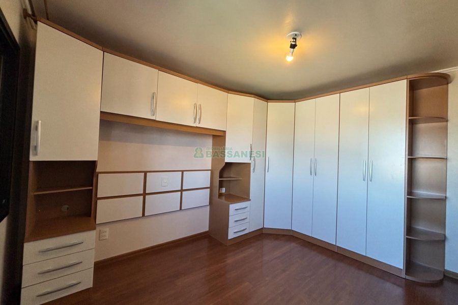 Apartamento com 110m², 3 dormitórios, 1 vaga, no bairro Rio Branco em Caxias do Sul para Alugar