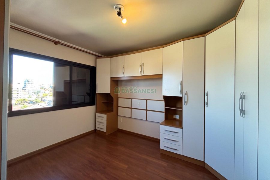 Apartamento com 110m², 3 dormitórios, 1 vaga, no bairro Rio Branco em Caxias do Sul para Alugar
