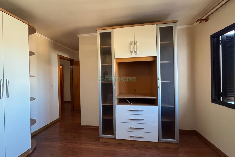 Apartamento com 110m², 3 dormitórios, 1 vaga, no bairro Rio Branco em Caxias do Sul para Alugar