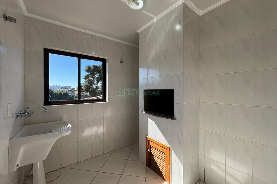 Apartamento com 110m², 3 dormitórios, 1 vaga, no bairro Rio Branco em Caxias do Sul para Alugar