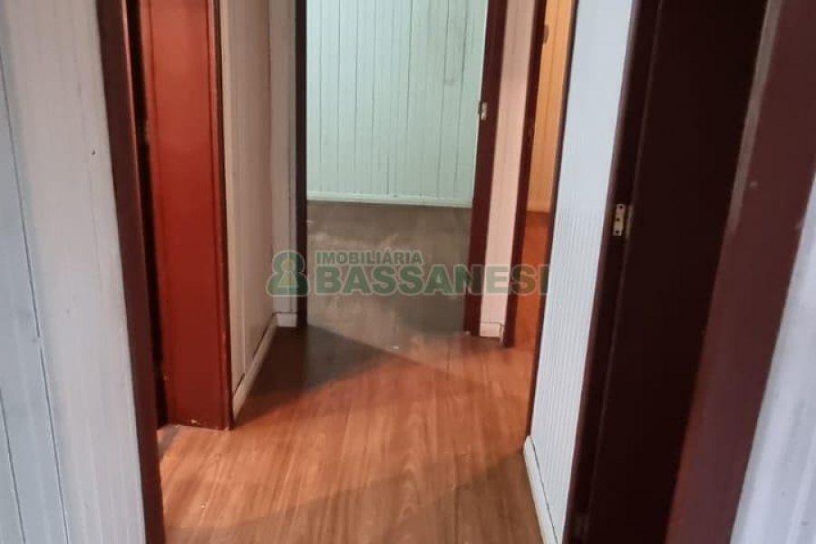 Casa com 100m², 3 dormitórios, 1 vaga, no bairro São Virgílio em Caxias do Sul para Alugar