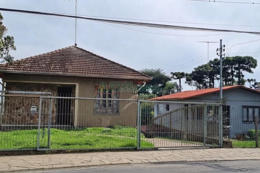 Casa com 100m², 3 dormitórios, 1 vaga, no bairro São Virgílio em Caxias do Sul para Alugar