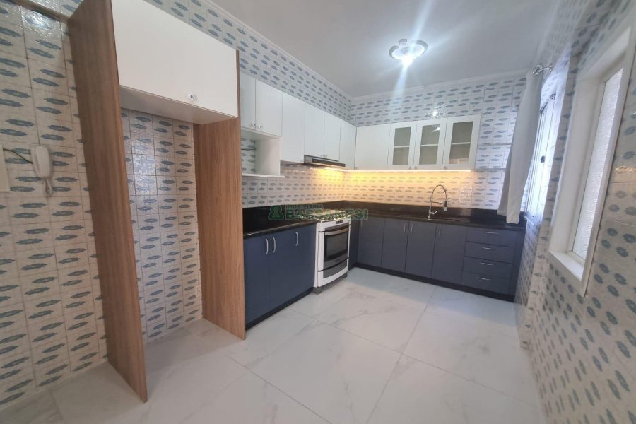Apto Mobiliado com 85m², 2 dormitórios, 1 vaga, no bairro Exposição em Caxias do Sul para Alugar