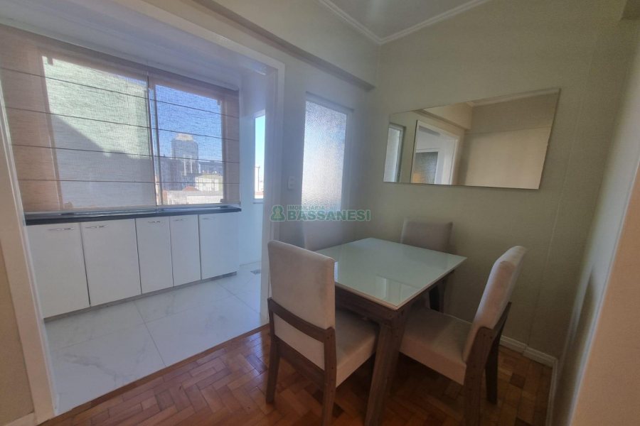 Apto Mobiliado com 85m², 2 dormitórios, 1 vaga, no bairro Exposição em Caxias do Sul para Alugar