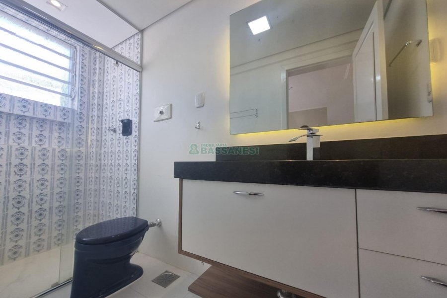 Apto Mobiliado com 85m², 2 dormitórios, 1 vaga, no bairro Exposição em Caxias do Sul para Alugar