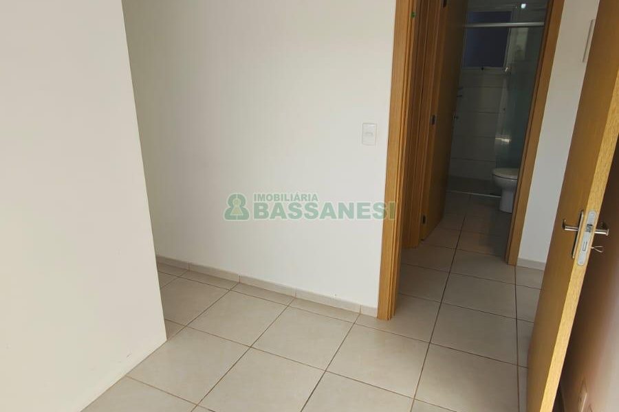 Apartamento com 49m², 2 dormitórios, 1 vaga, no bairro De Lazzer em Caxias do Sul para Comprar