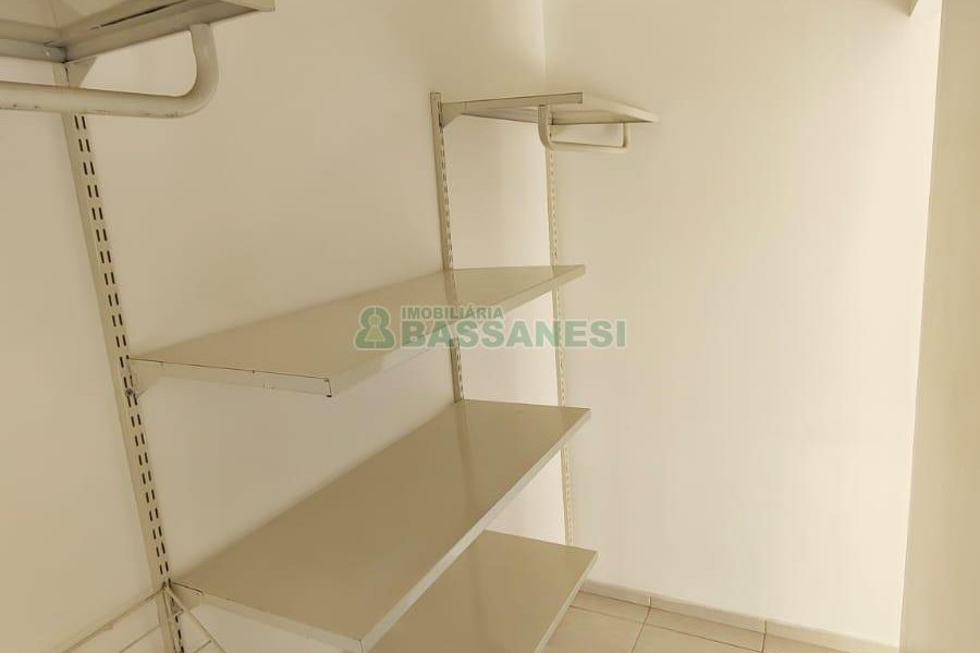 Apartamento com 49m², 2 dormitórios, 1 vaga, no bairro De Lazzer em Caxias do Sul para Comprar