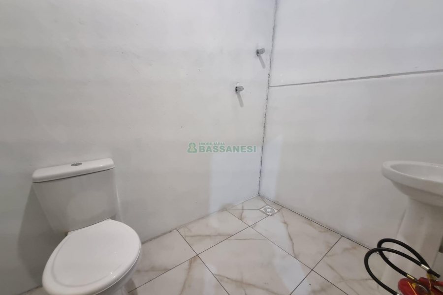 Pavilhão com 288m², no bairro Desvio Rizzo em Caxias do Sul para Alugar