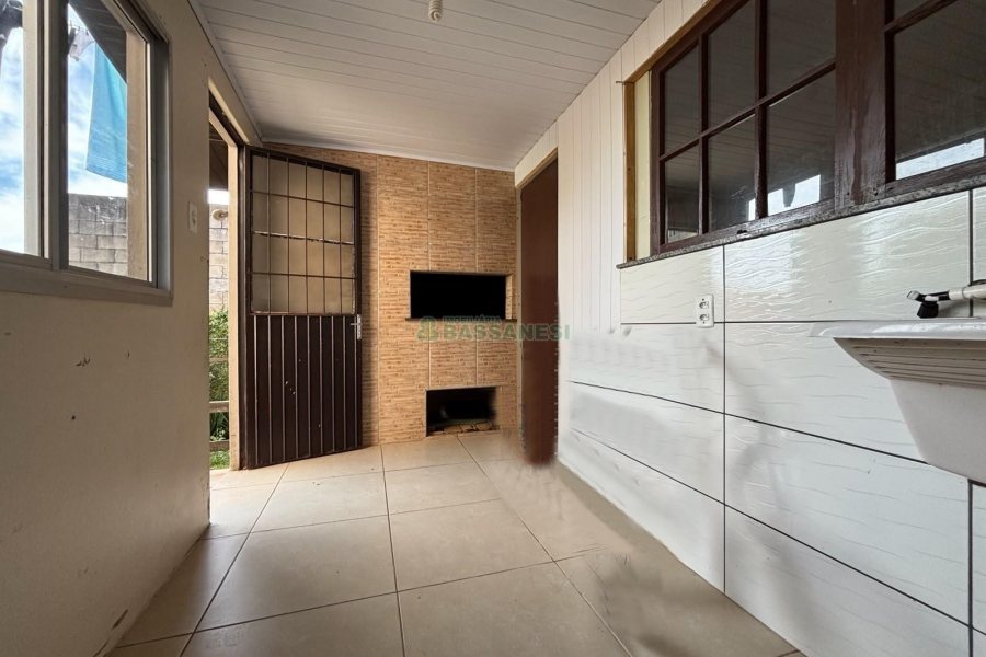 Casa com 82m², 3 dormitórios, 3 vagas, no bairro Serrano em Caxias do Sul para Alugar