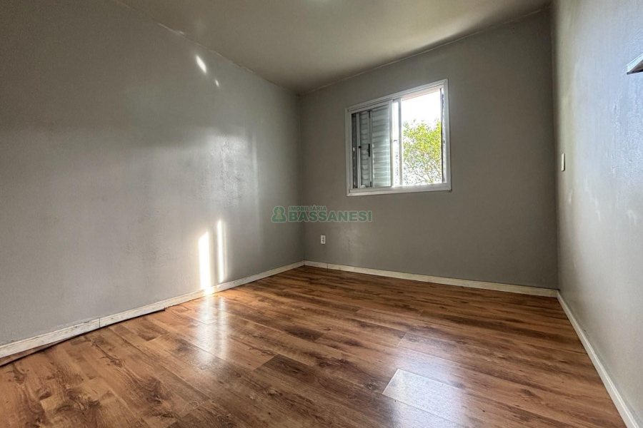 Casa com 82m², 3 dormitórios, 3 vagas, no bairro Serrano em Caxias do Sul para Alugar