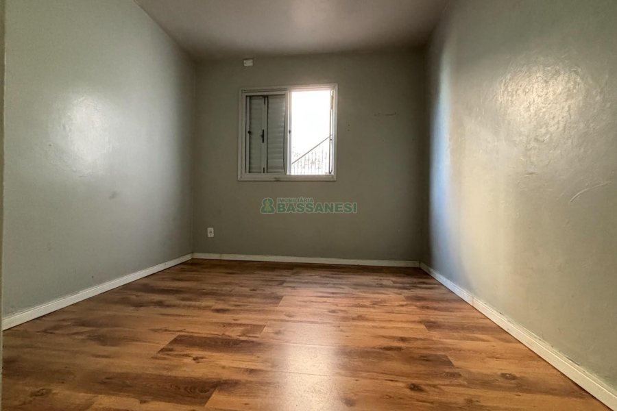 Casa com 82m², 3 dormitórios, 3 vagas, no bairro Serrano em Caxias do Sul para Alugar