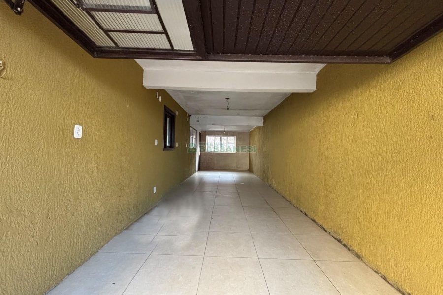 Casa com 82m², 3 dormitórios, 3 vagas, no bairro Serrano em Caxias do Sul para Alugar