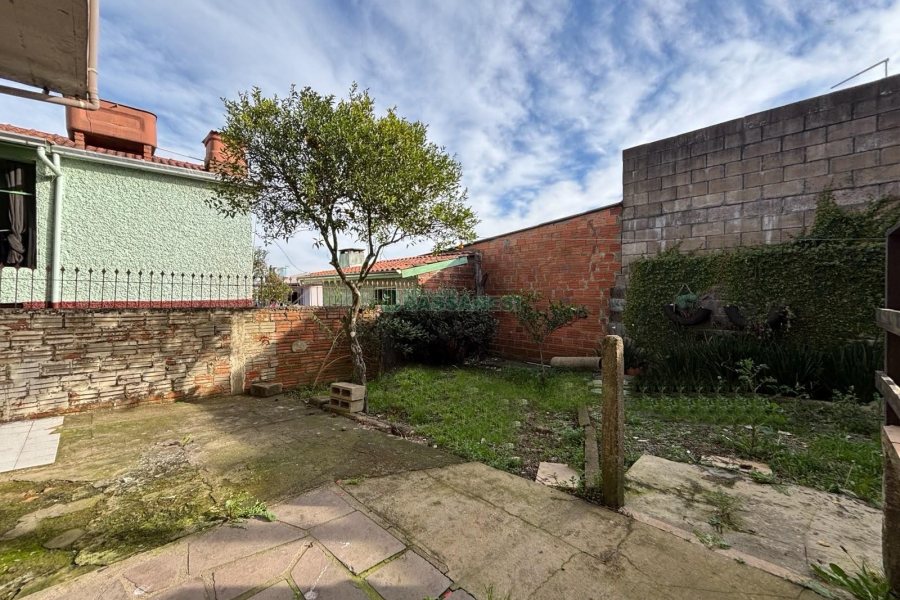 Casa com 82m², 3 dormitórios, 3 vagas, no bairro Serrano em Caxias do Sul para Alugar