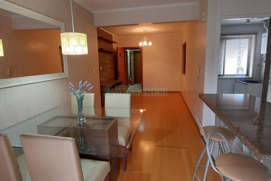 Apartamento com 106m², 3 dormitórios, 1 vaga, no bairro Centro em Caxias do Sul para Alugar