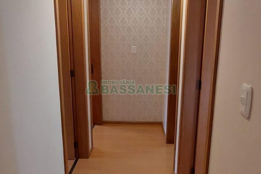 Apartamento com 106m², 3 dormitórios, 1 vaga, no bairro Centro em Caxias do Sul para Alugar