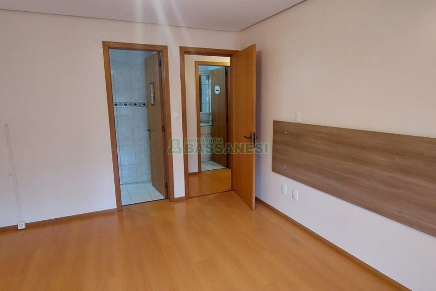 Apartamento com 106m², 3 dormitórios, 1 vaga, no bairro Centro em Caxias do Sul para Alugar