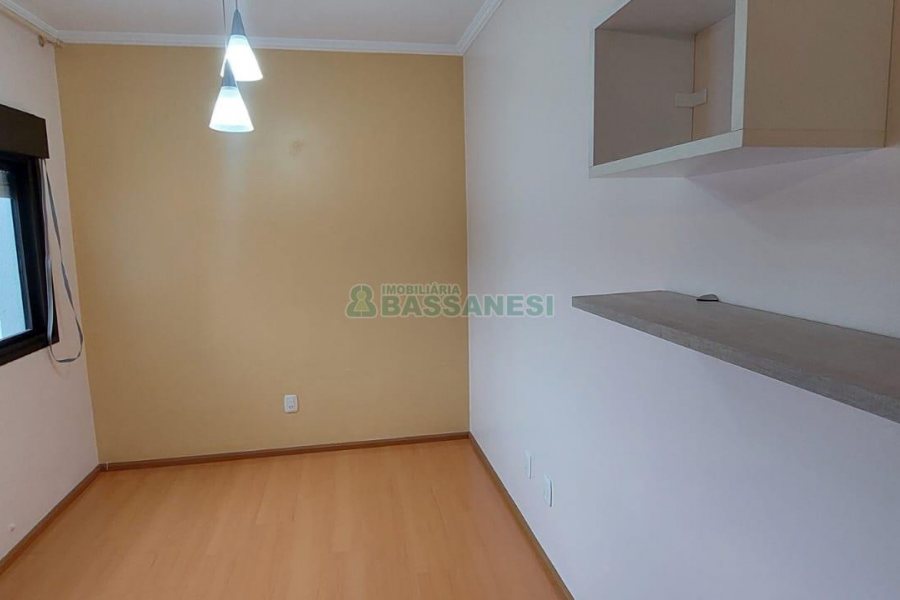 Apartamento com 106m², 3 dormitórios, 1 vaga, no bairro Centro em Caxias do Sul para Alugar