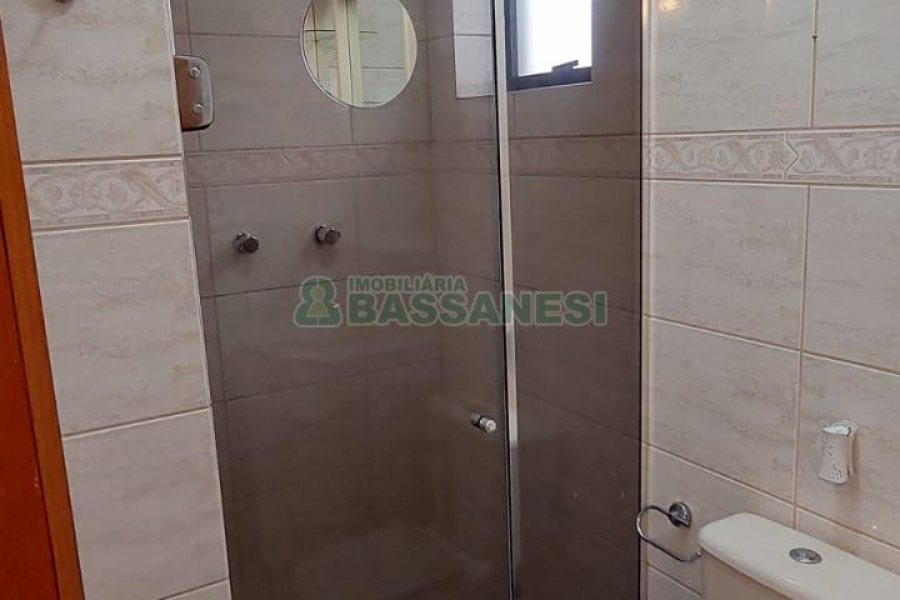 Apartamento com 106m², 3 dormitórios, 1 vaga, no bairro Centro em Caxias do Sul para Alugar