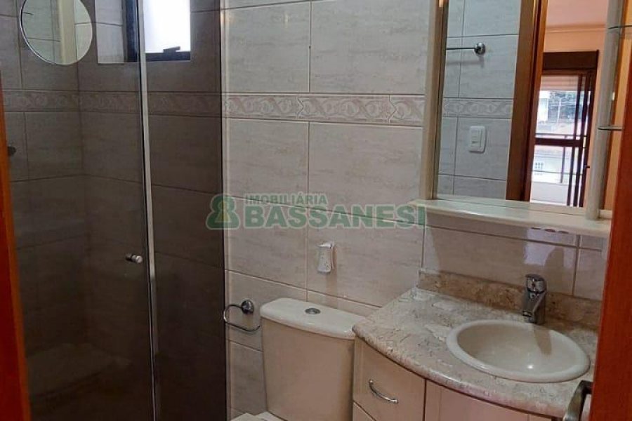 Apartamento com 106m², 3 dormitórios, 1 vaga, no bairro Centro em Caxias do Sul para Alugar