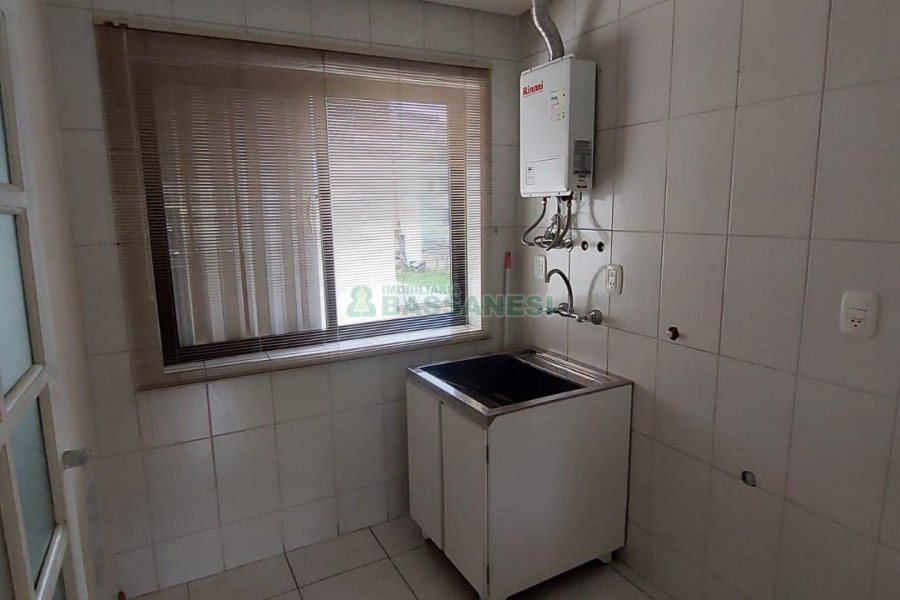 Apartamento com 106m², 3 dormitórios, 1 vaga, no bairro Centro em Caxias do Sul para Alugar