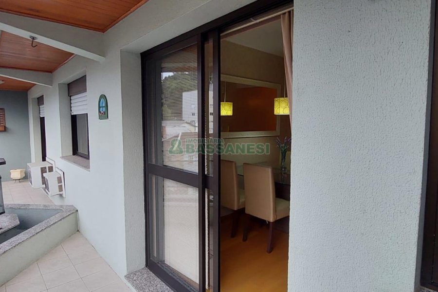 Apartamento com 106m², 3 dormitórios, 1 vaga, no bairro Centro em Caxias do Sul para Alugar