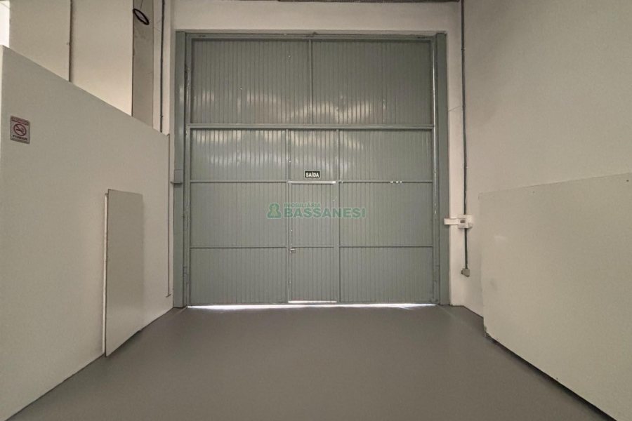 Pavilhão com 344m², no bairro Ana Rech em Caxias do Sul para Alugar