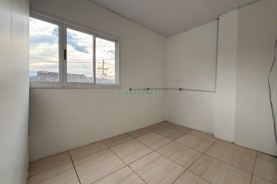 Pavilhão com 344m², no bairro Ana Rech em Caxias do Sul para Alugar